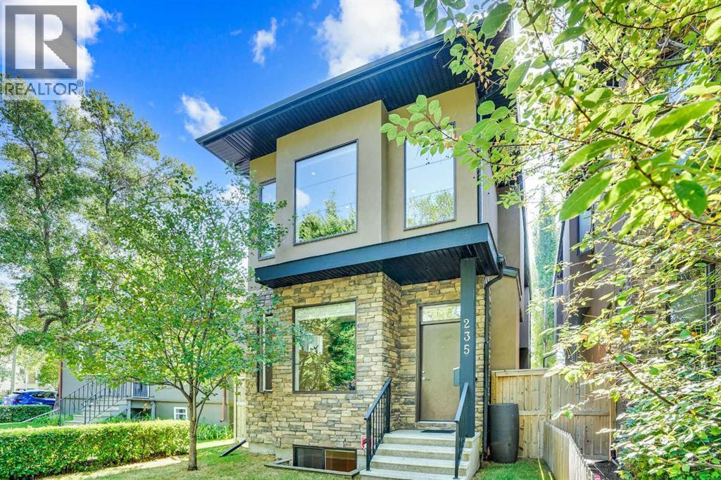Single Family House for Sale in   Avenue NE Crescent Heights Calgary 