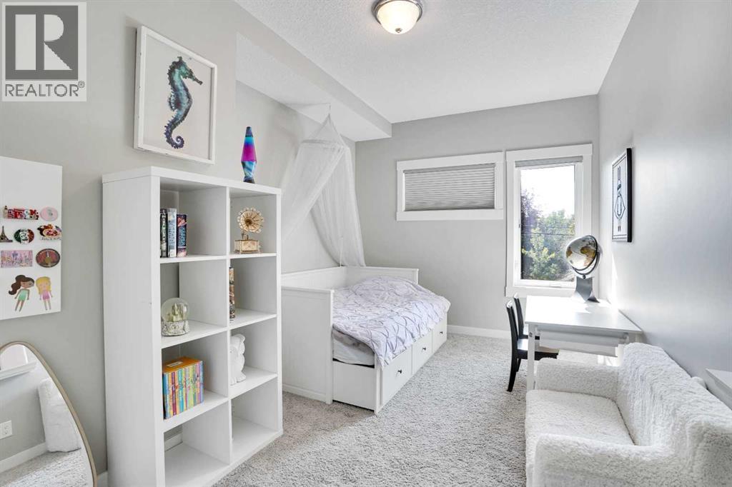 Single Family House for Sale in   Avenue NE Crescent Heights Calgary 