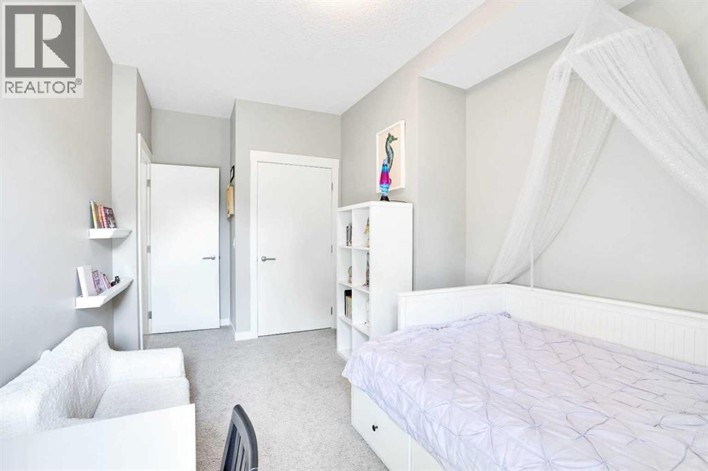 Single Family House for Sale in   Avenue NE Crescent Heights Calgary 