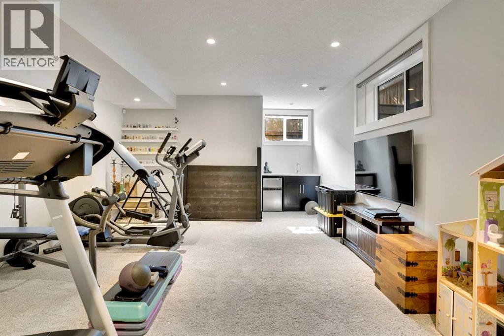 Single Family House for Sale in   Avenue NE Crescent Heights Calgary 