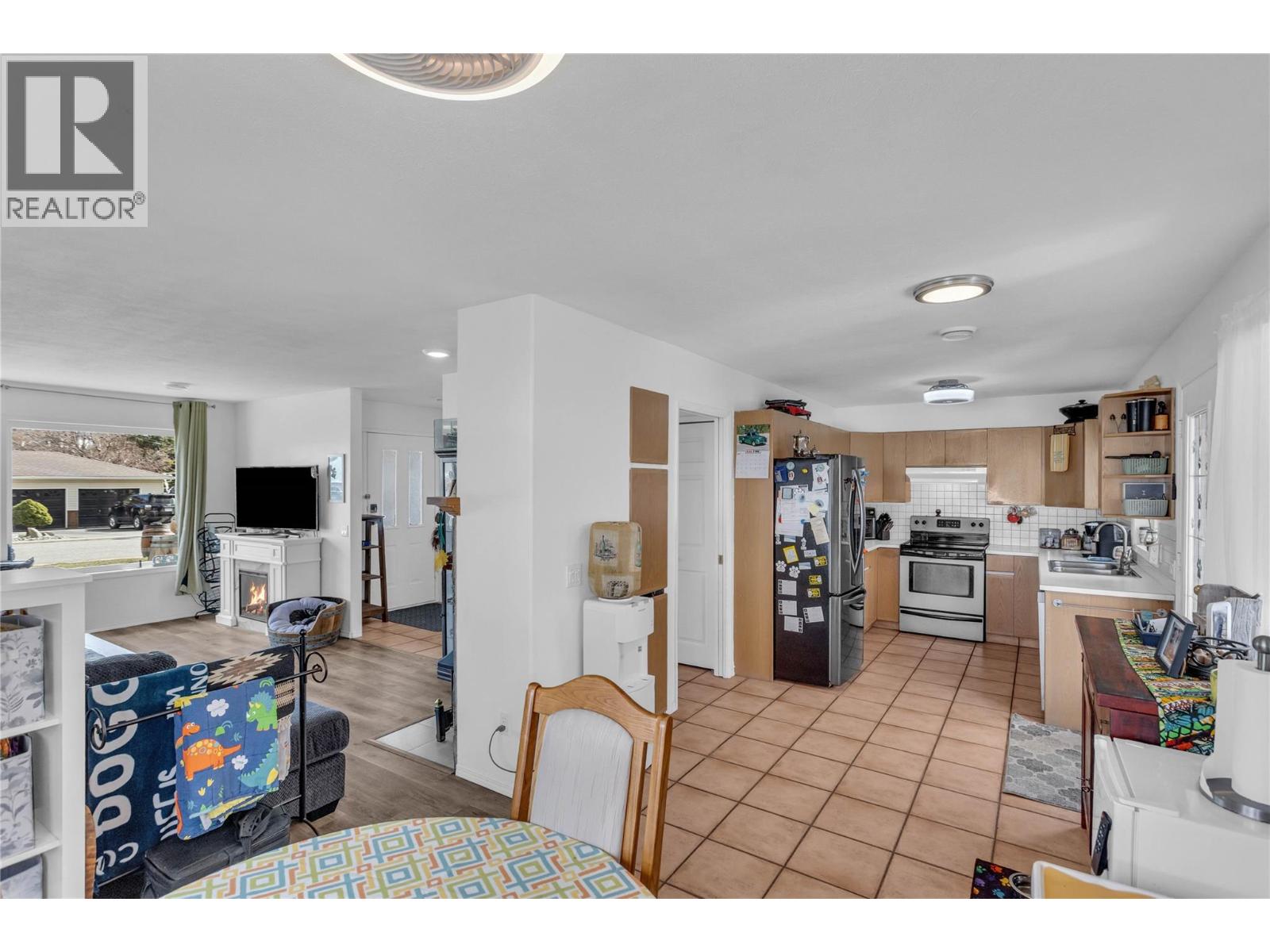 6034 Garraway Place, Peachland