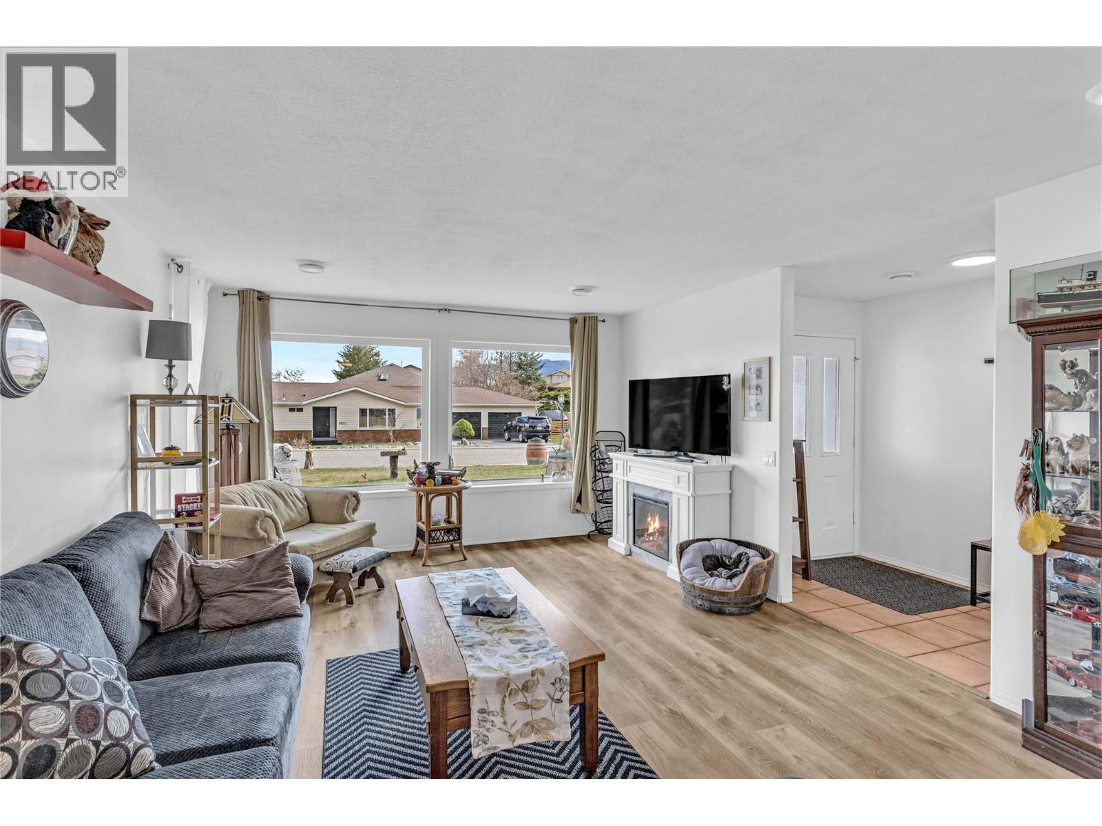 6034 Garraway Place, Peachland