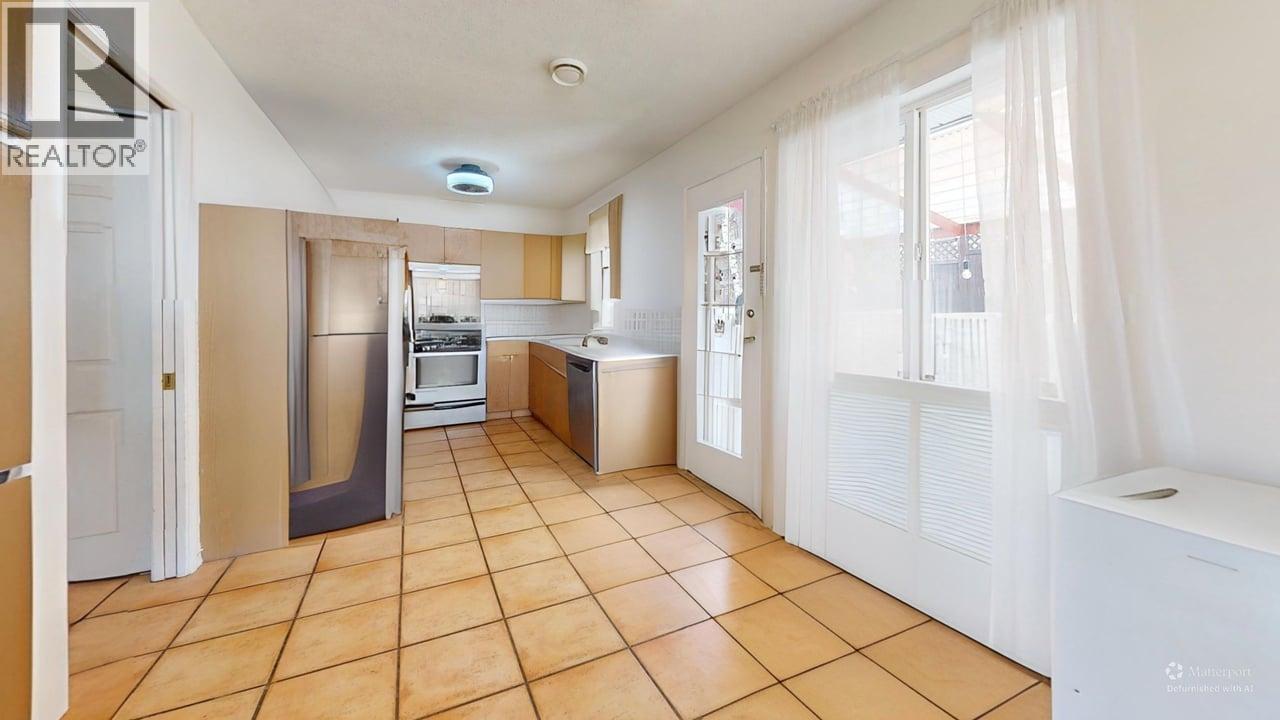 6034 Garraway Place, Peachland