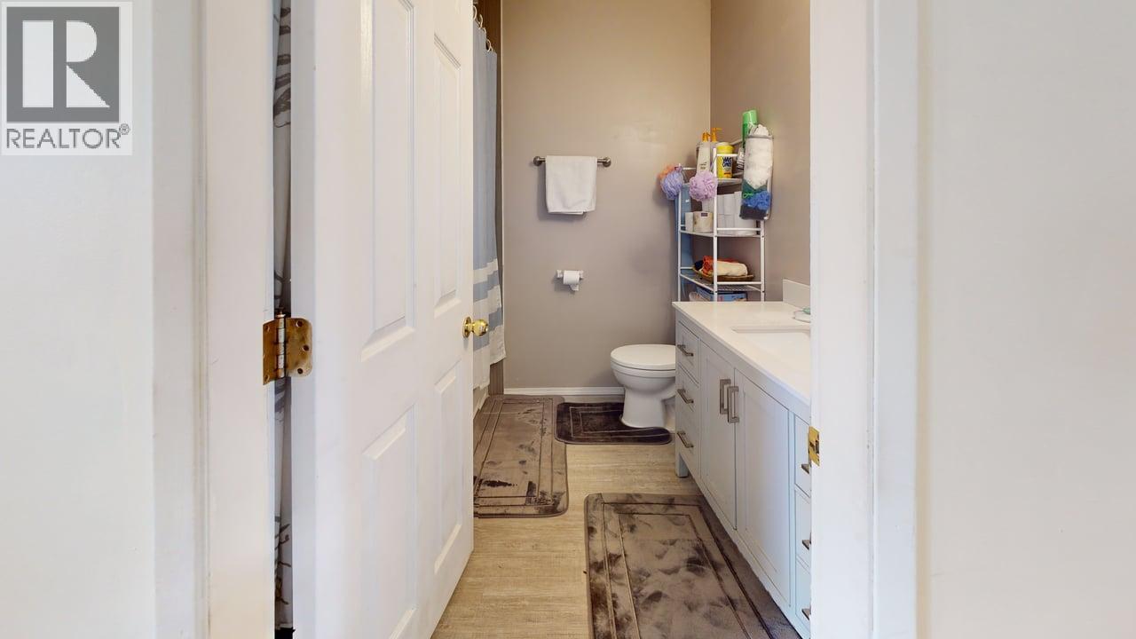 6034 Garraway Place, Peachland