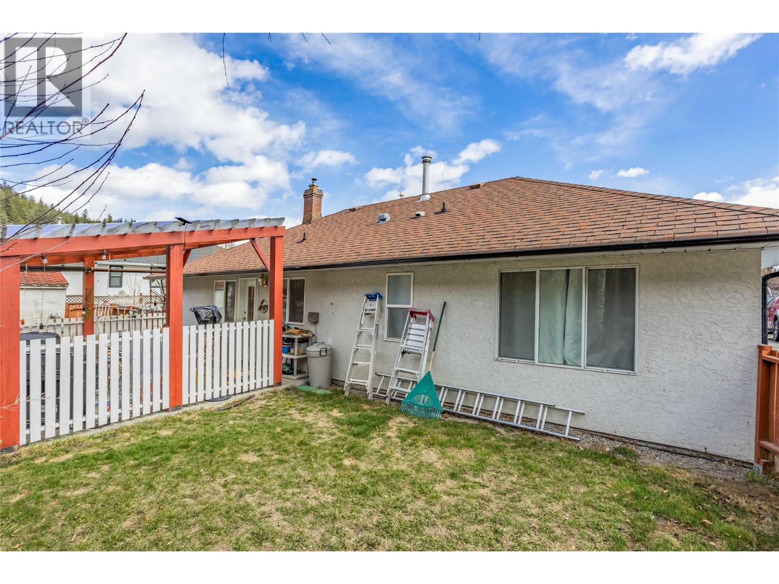 6034 Garraway Place, Peachland