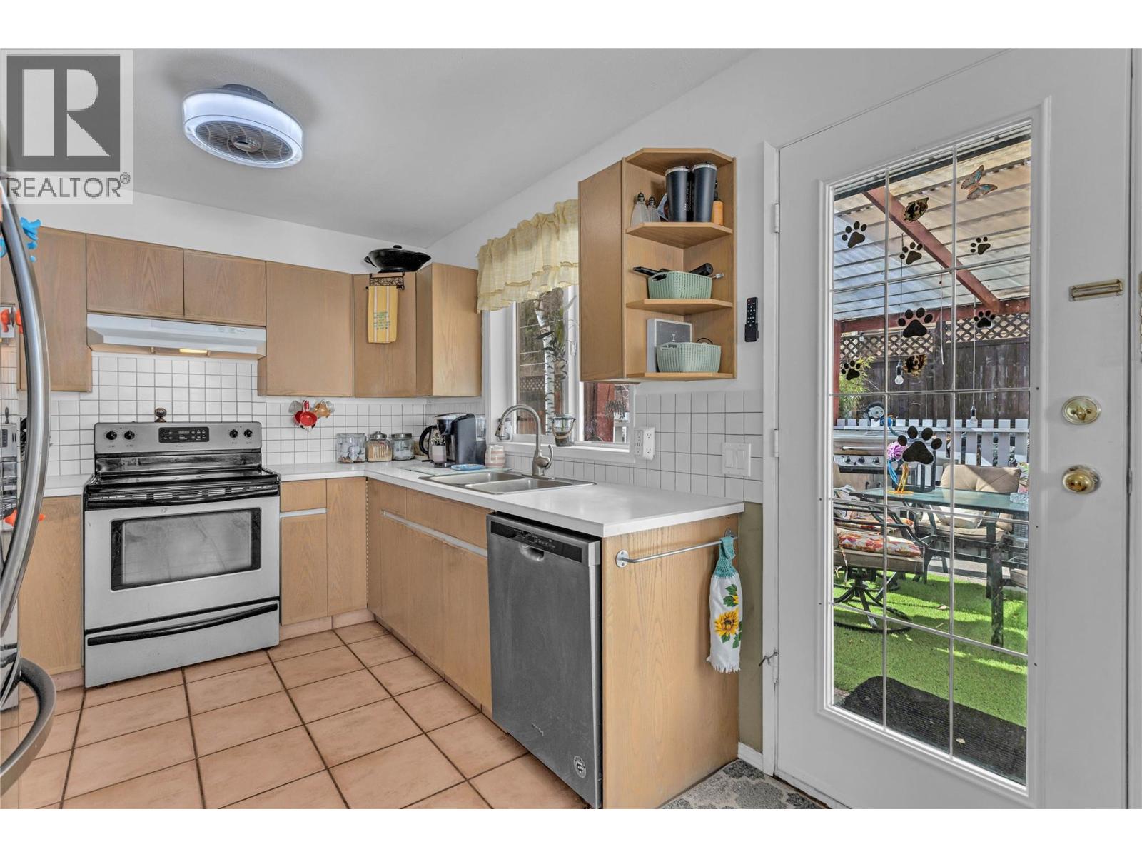 6034 Garraway Place, Peachland