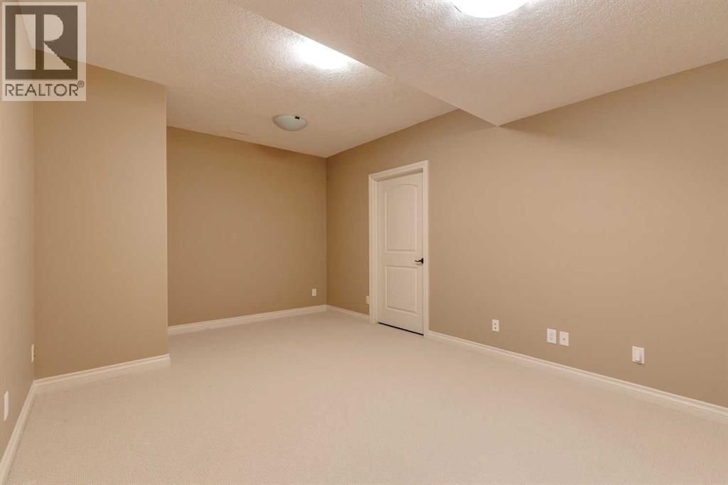 Single Family House for Sale in  Tuscany Ravine Heights NW Tuscany Calgary 