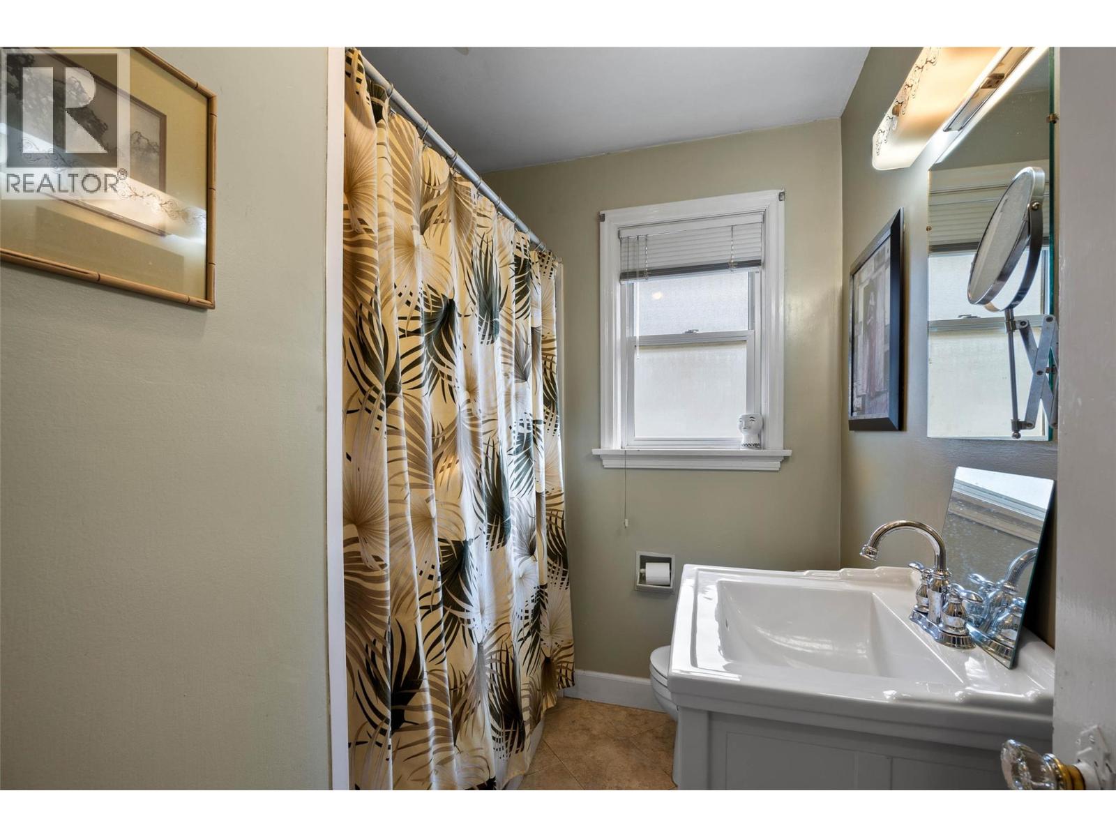 1086 Columbia Street, Kamloops