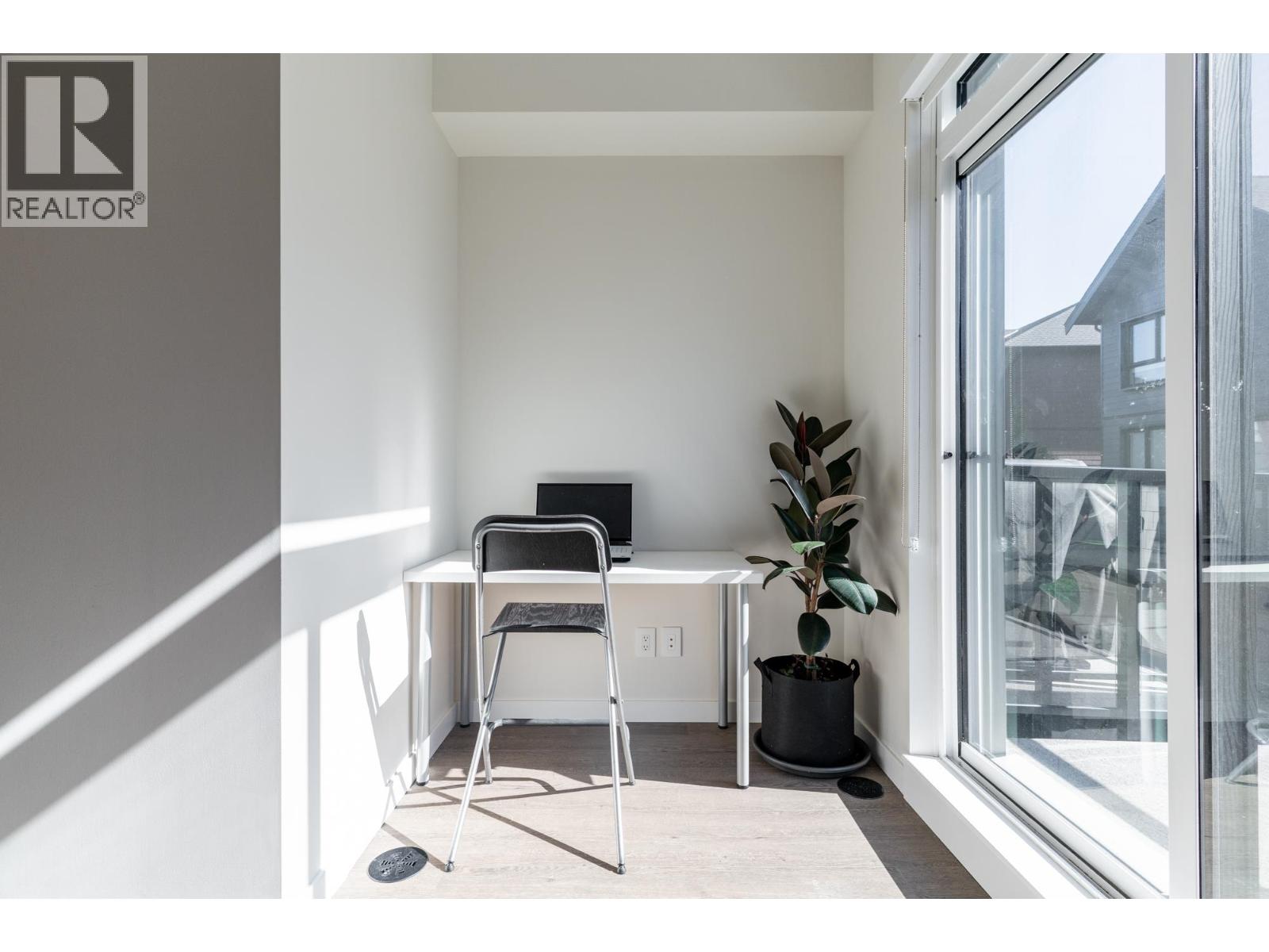 175 4738 HEMLOCK WAY, Tsawwassen