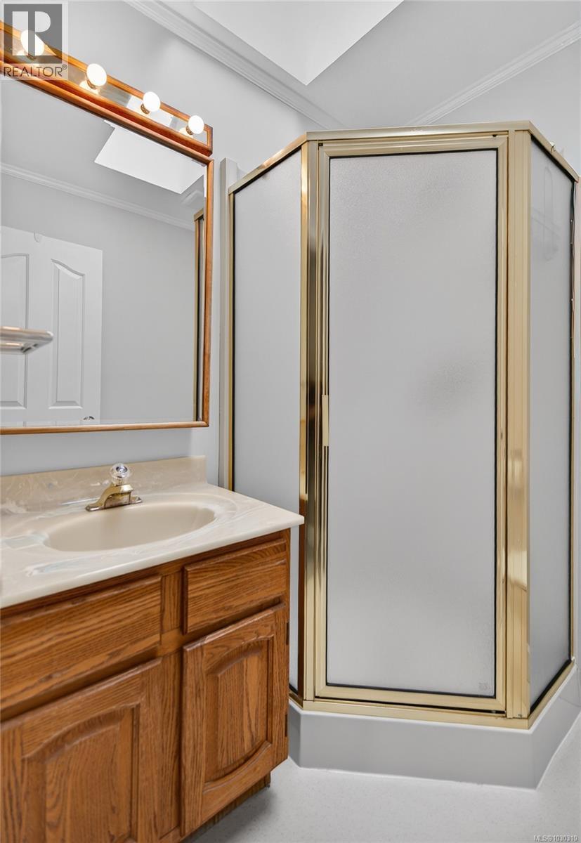 1368 MALAHAT DR - 33