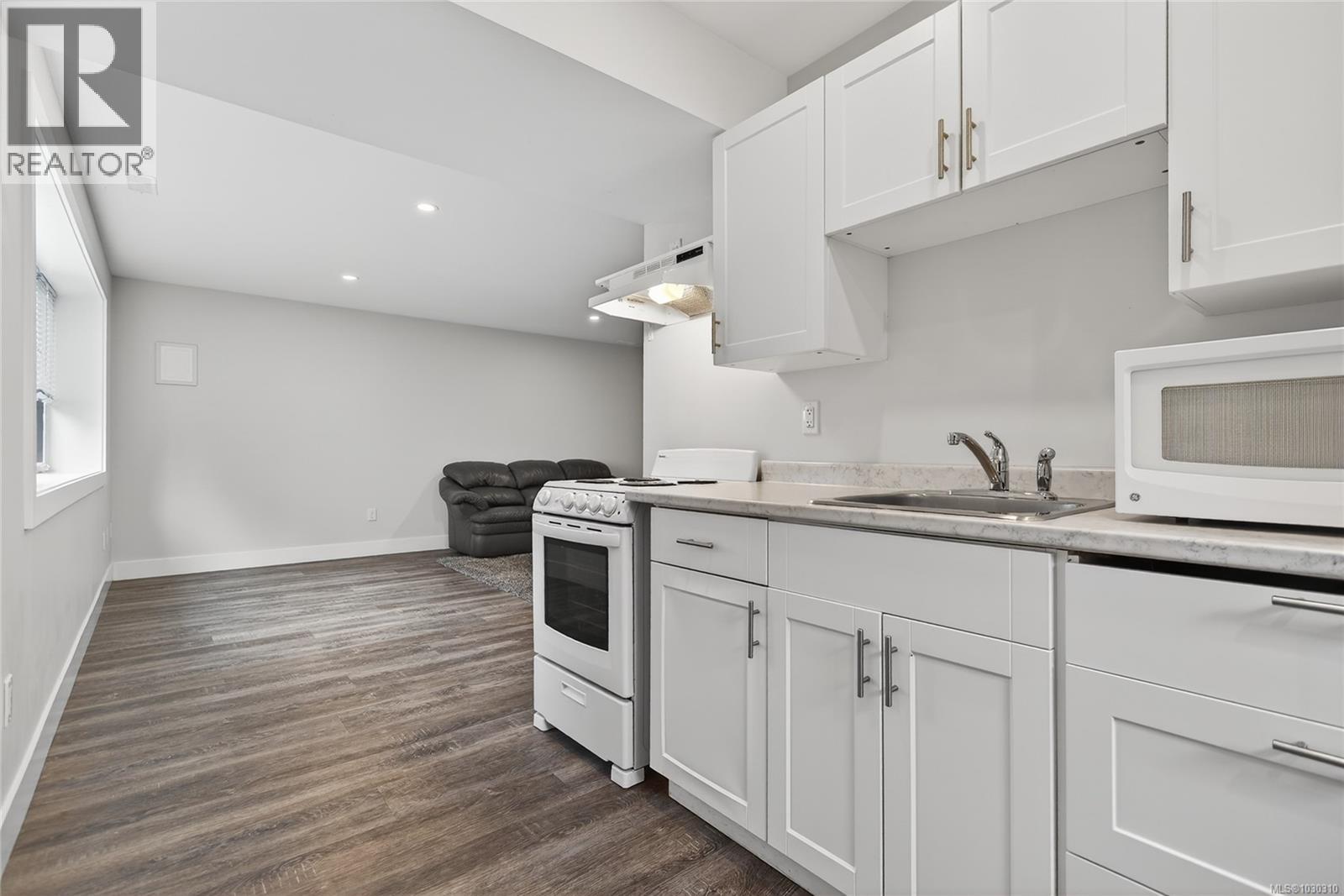 1368 MALAHAT DR - 47