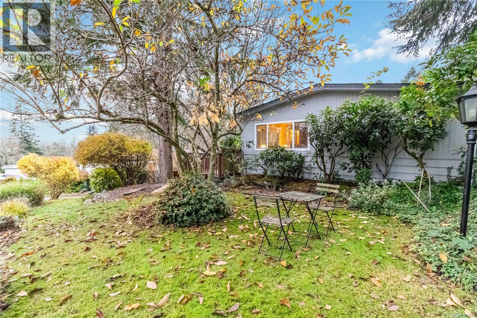 #4 5838 BLYTHWOOD RD - 4