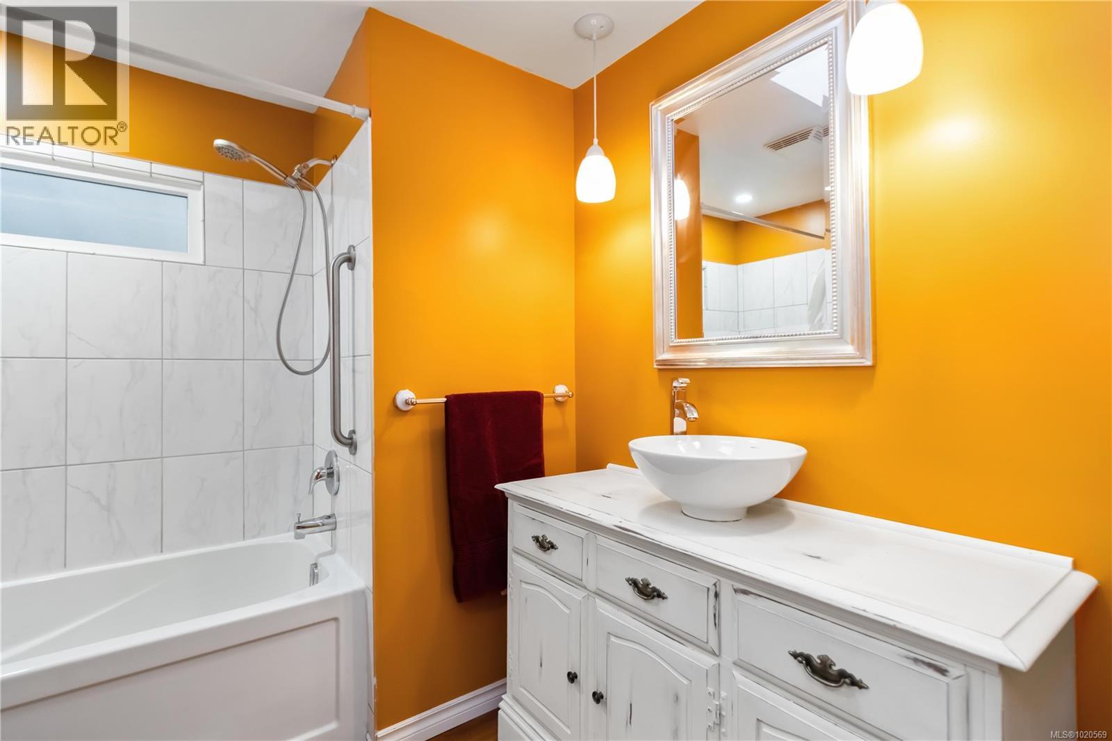 #4 5838 BLYTHWOOD RD - 25