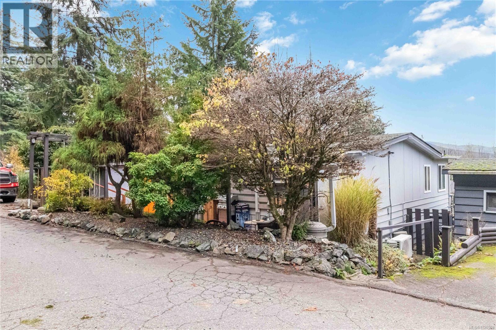 #4 5838 BLYTHWOOD RD - 38