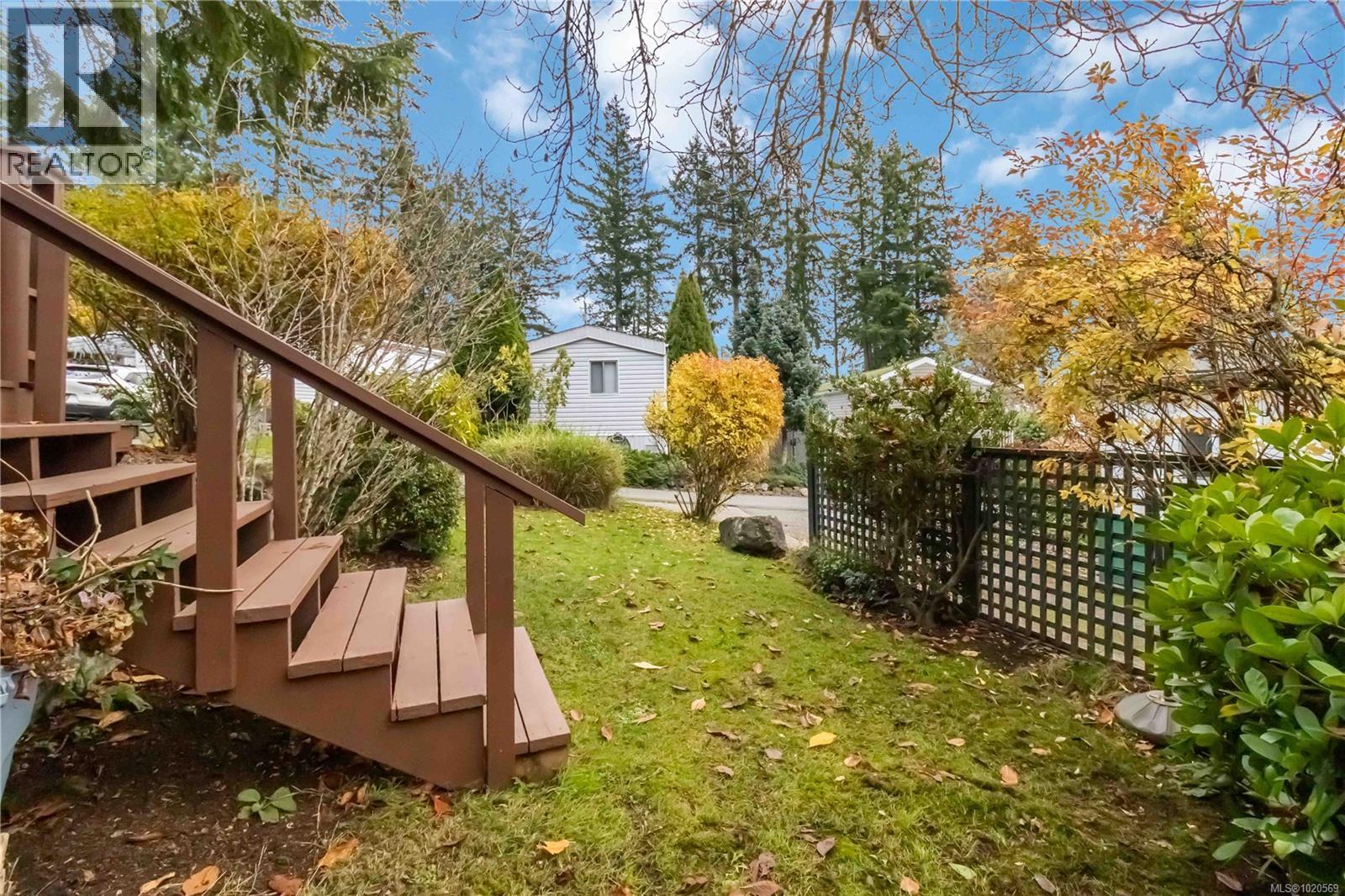 #4 5838 BLYTHWOOD RD - 34