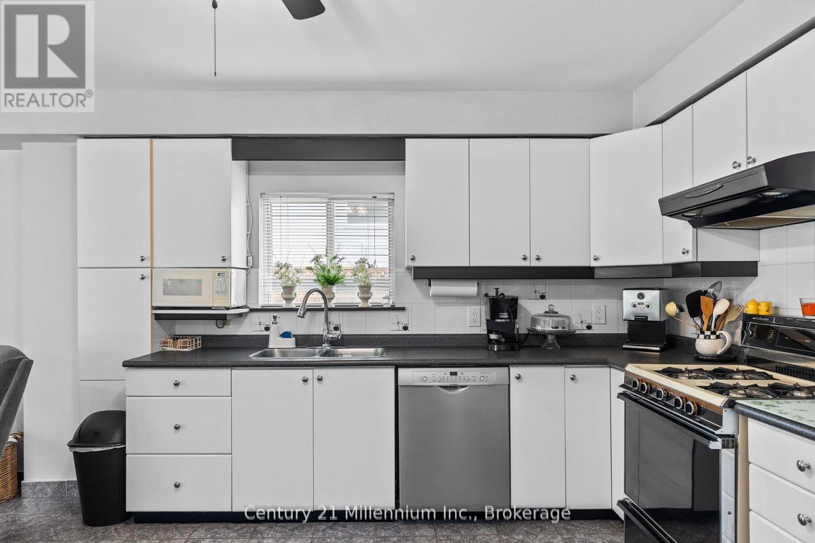 49 32ND STREET N - 7