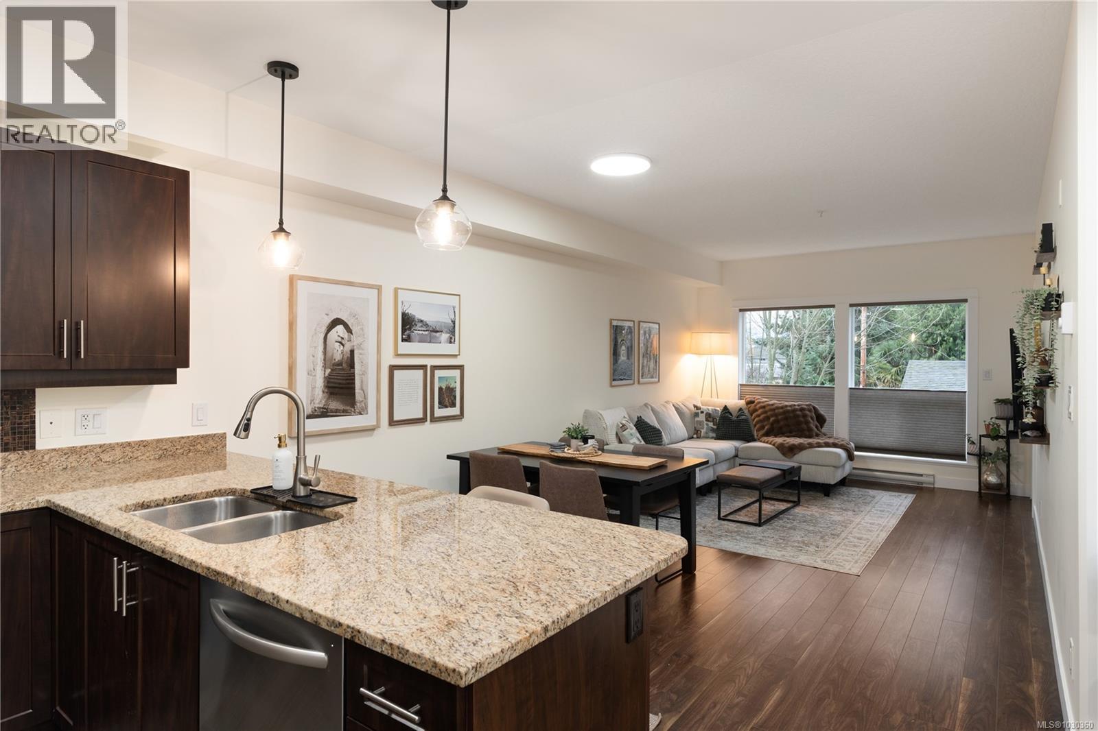 #213 938 Dunford Ave - 1