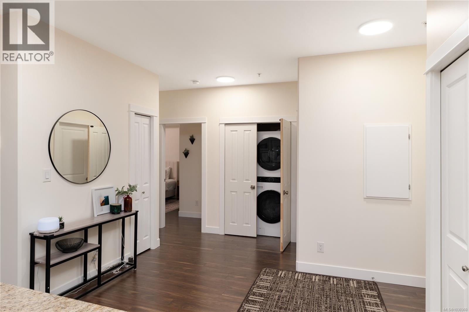 #213 938 DUNFORD AVE - 10