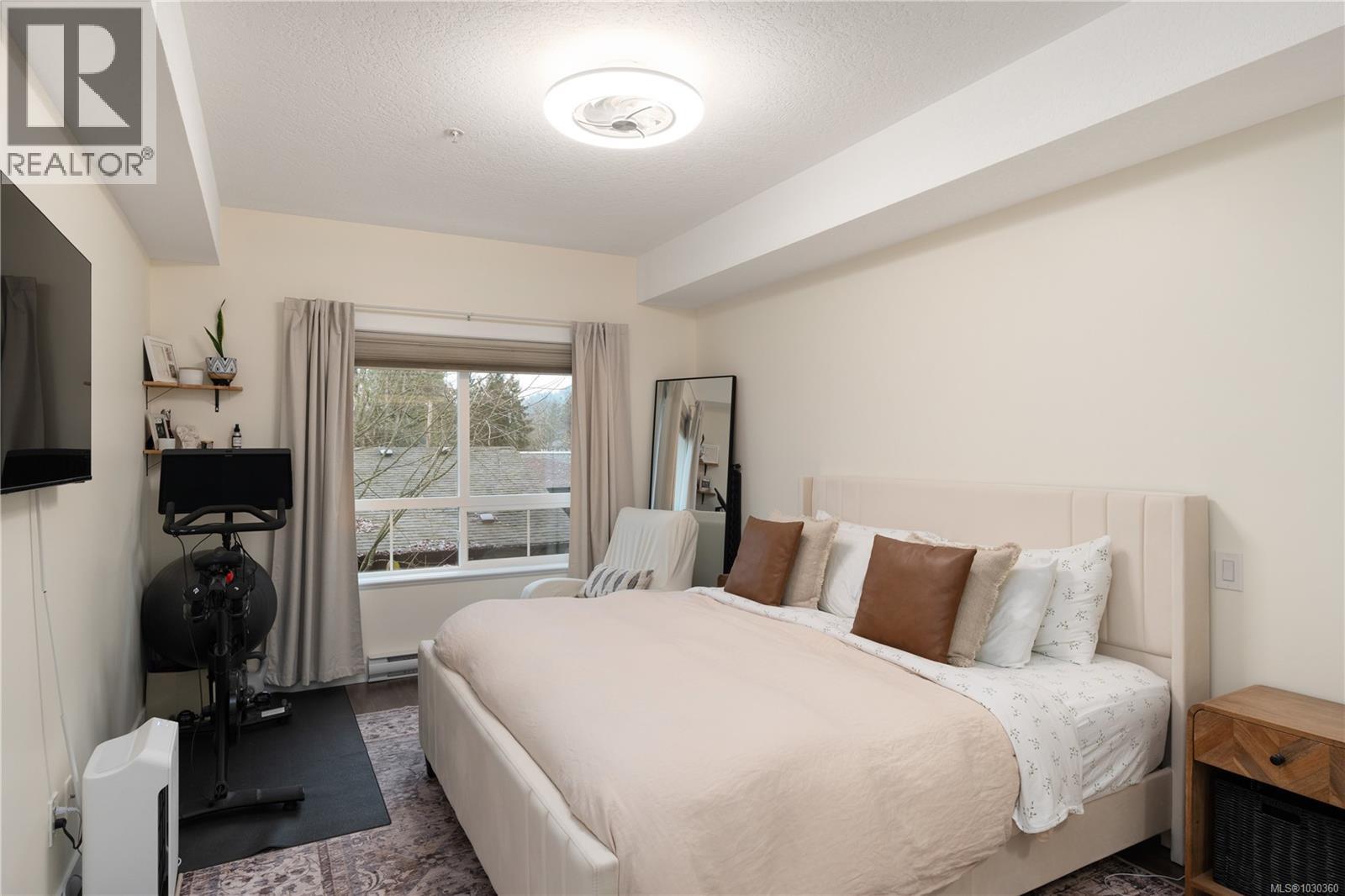 #213 938 DUNFORD AVE - 11