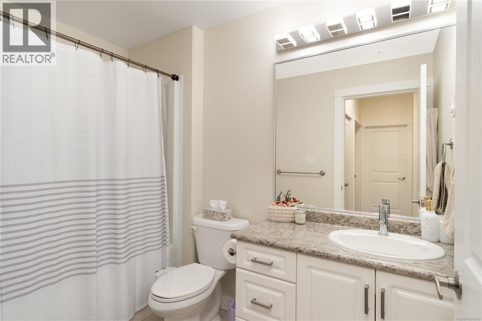 #213 938 DUNFORD AVE - 16