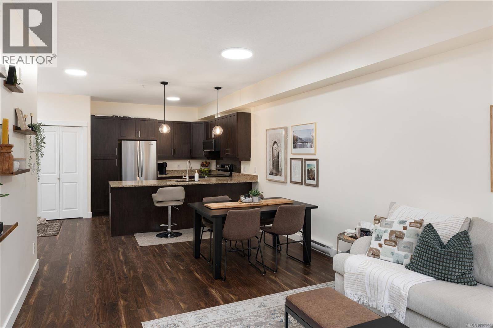 #213 938 DUNFORD AVE - 7