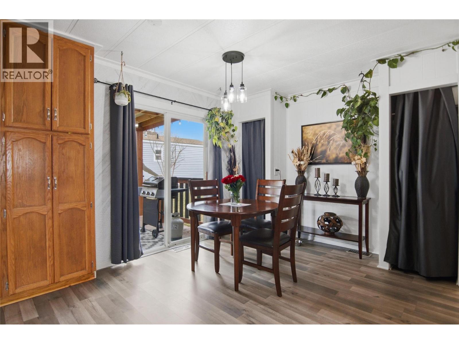 #7 4796 TRANS CANADA  W HIGHWAY - 9