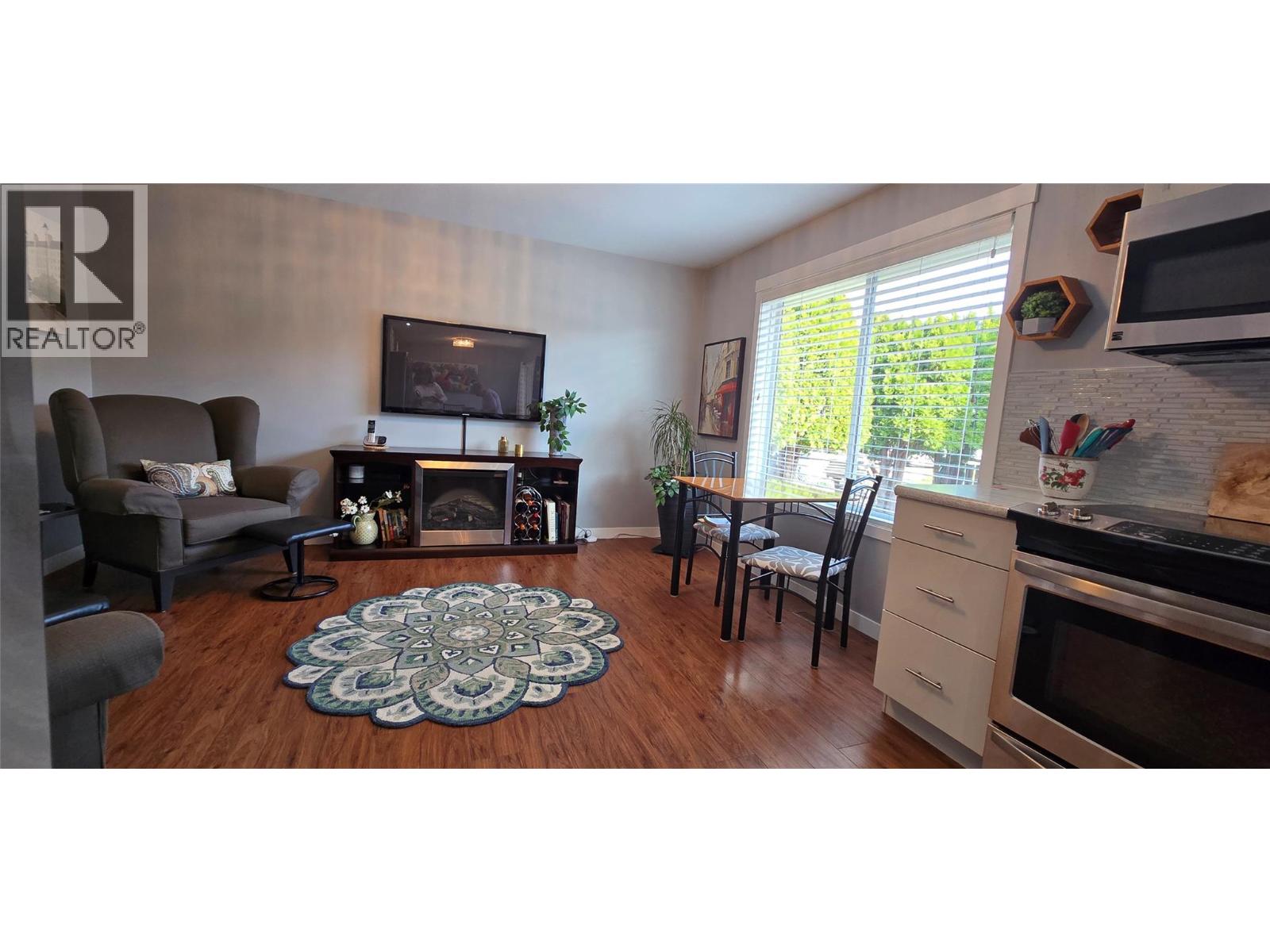 9 Santa Rosa Place, Osoyoos