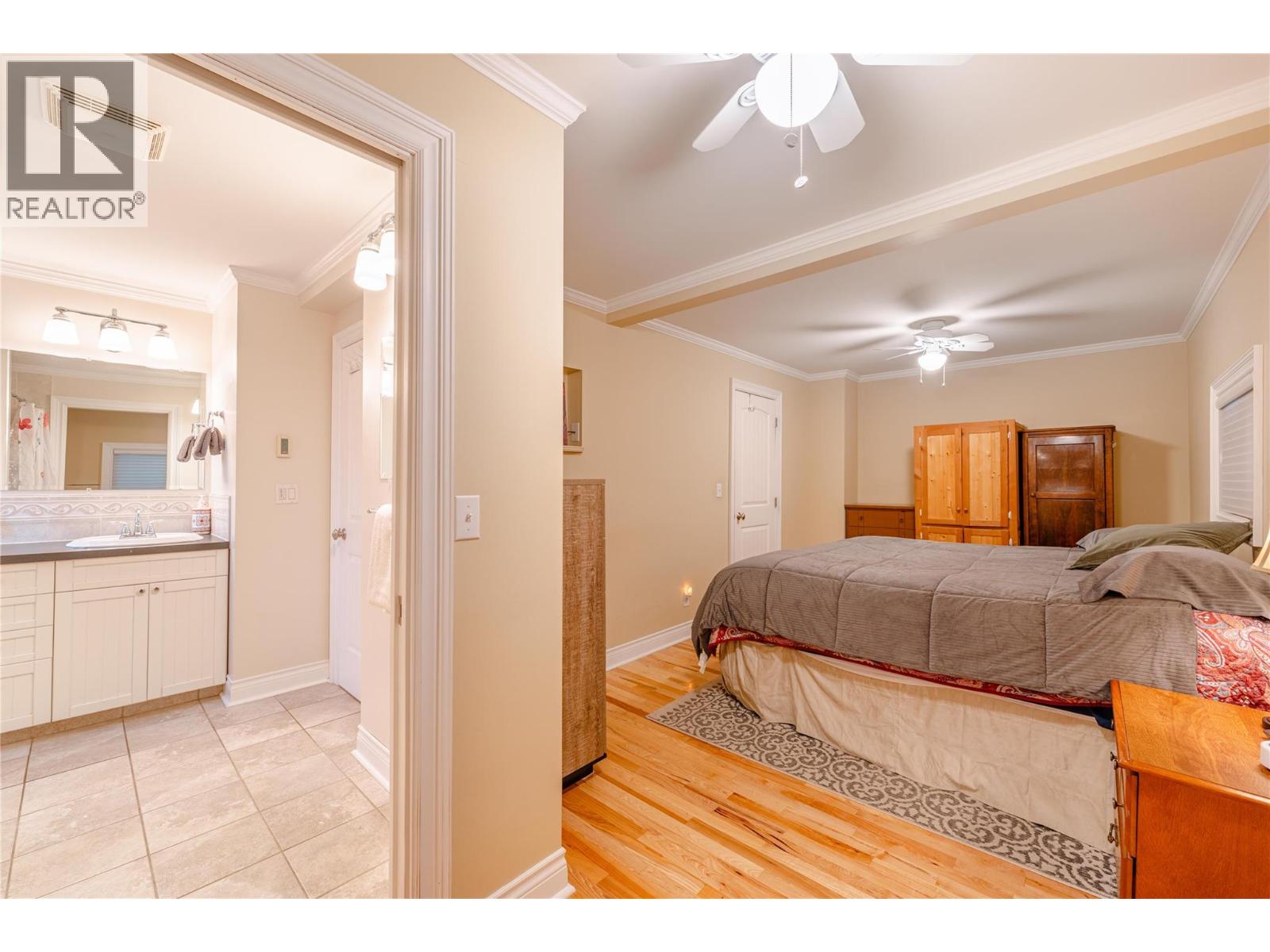 819 Victoria Road W, Revelstoke