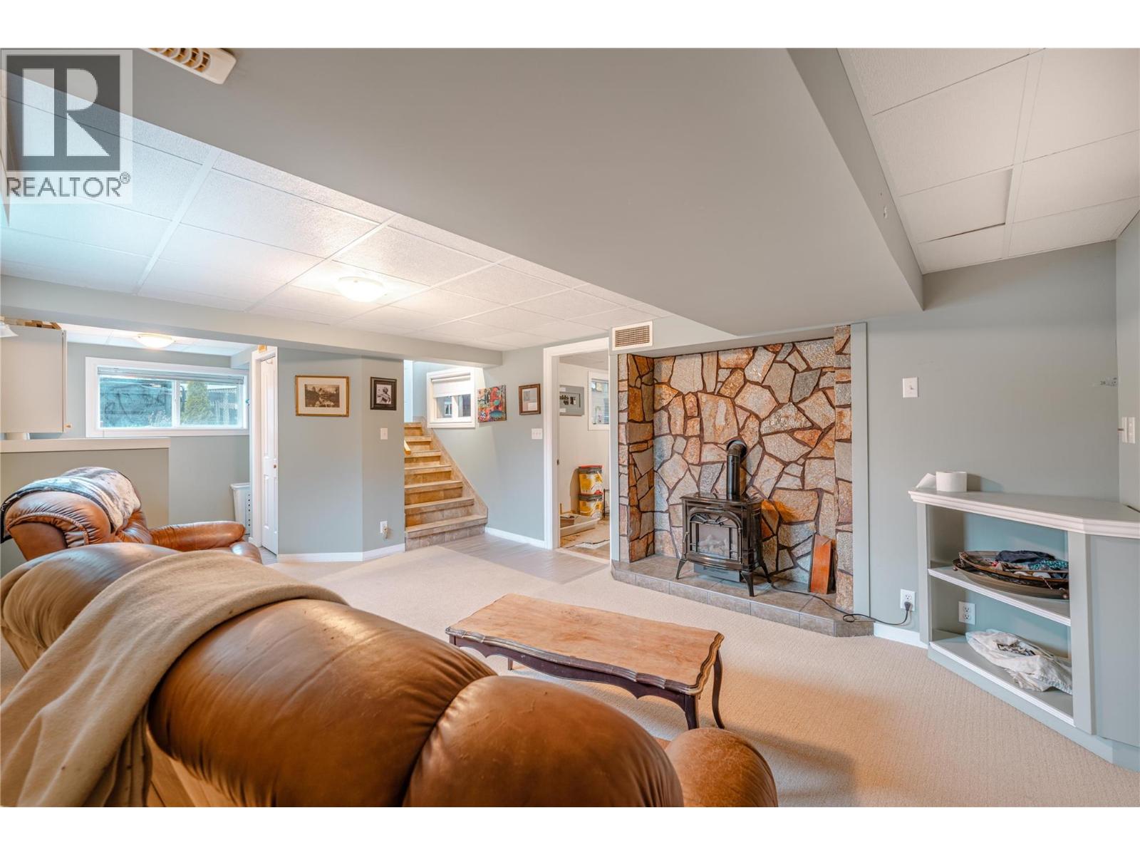 819 Victoria Road W, Revelstoke