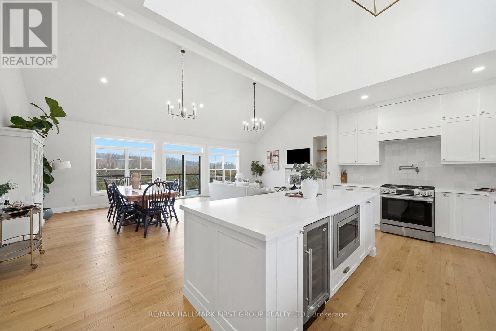 8 ARCHIBALD COURT - 21
