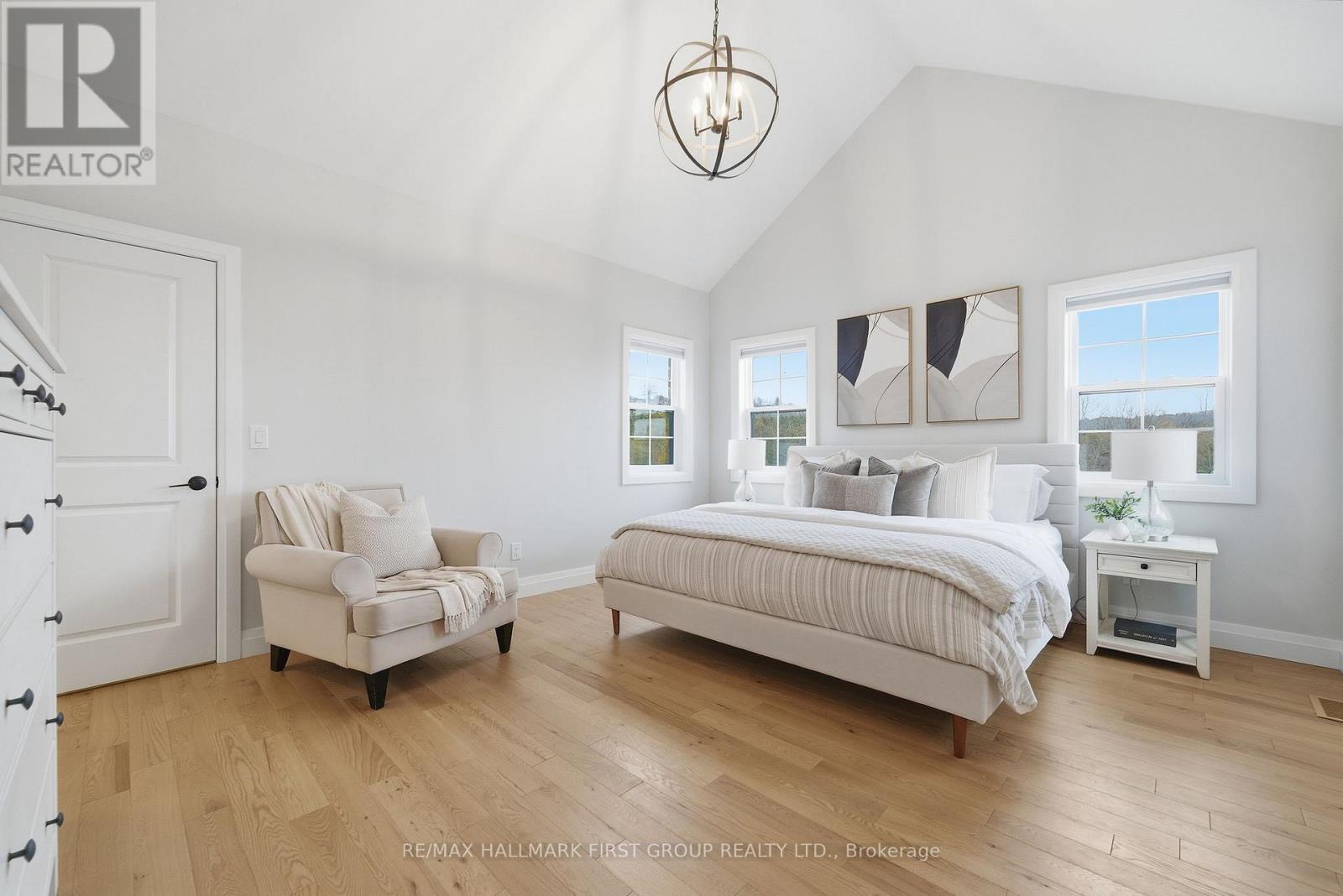 8 ARCHIBALD COURT - 25