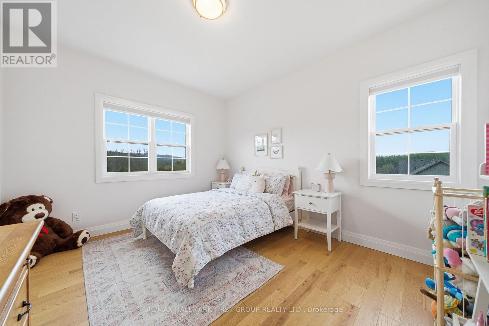 8 ARCHIBALD COURT - 31