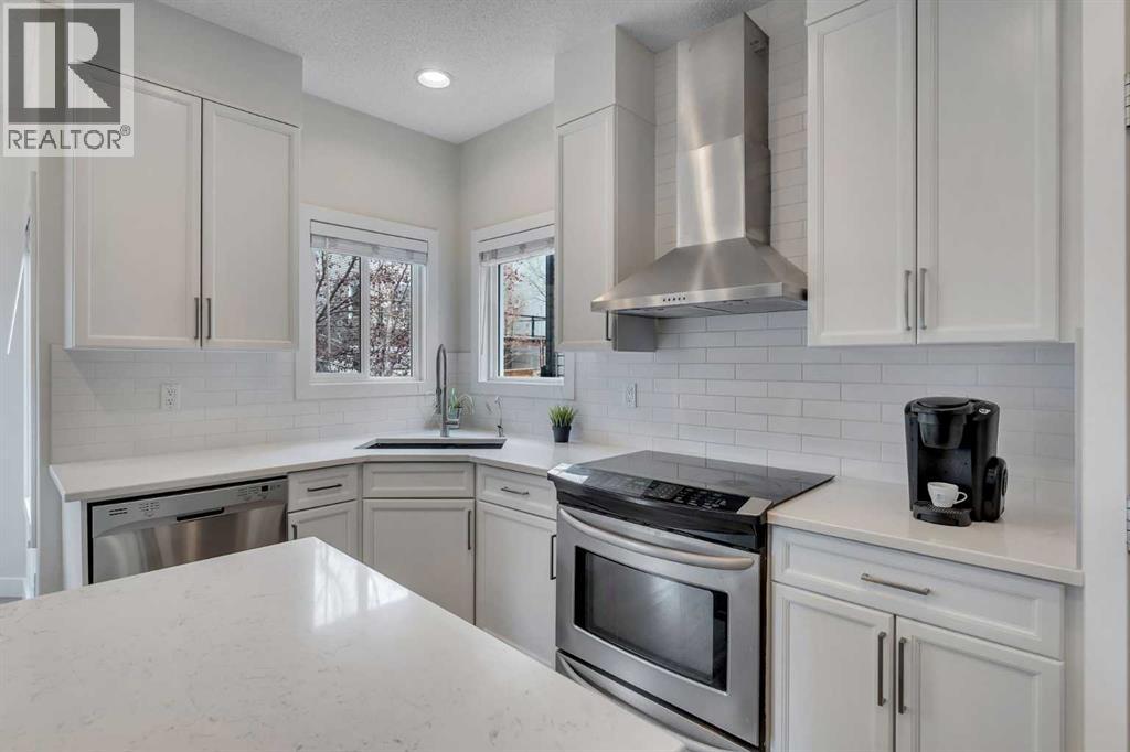 Single Family House for Sale in  Everhollow Rise SW Evergreen Calgary 