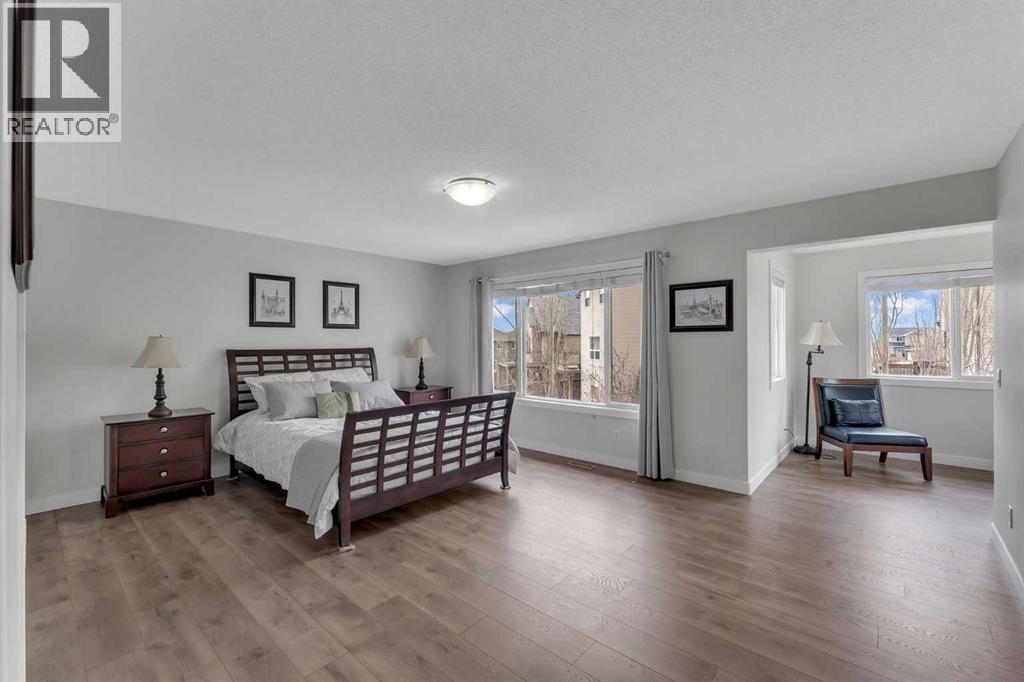 Single Family House for Sale in  Everhollow Rise SW Evergreen Calgary 