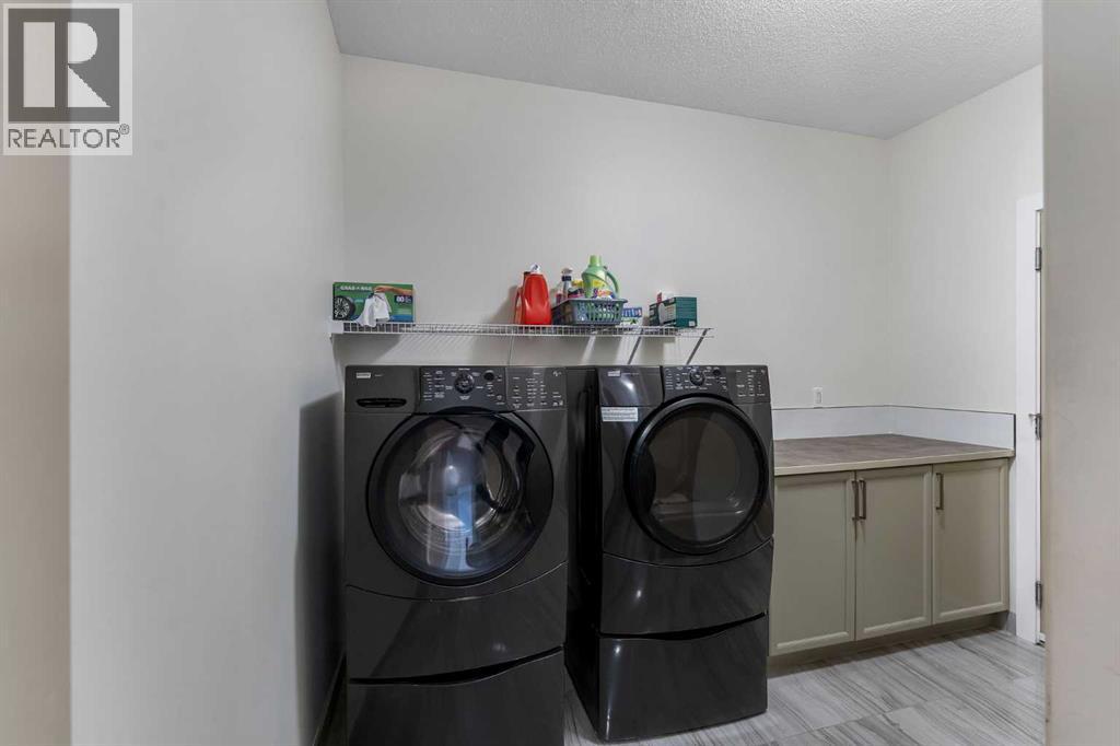 Single Family House for Sale in  Everhollow Rise SW Evergreen Calgary 