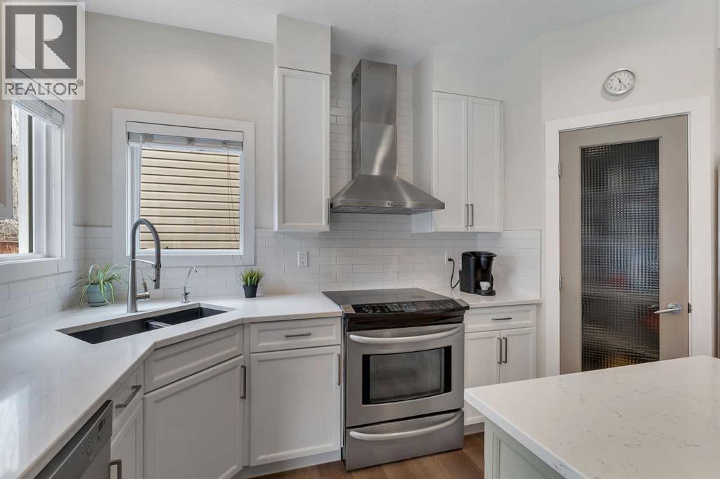 Single Family House for Sale in  Everhollow Rise SW Evergreen Calgary 