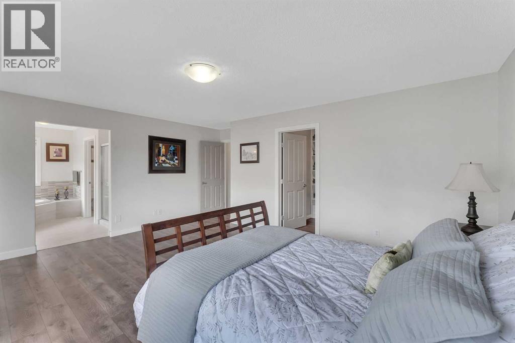 Single Family House for Sale in  Everhollow Rise SW Evergreen Calgary 