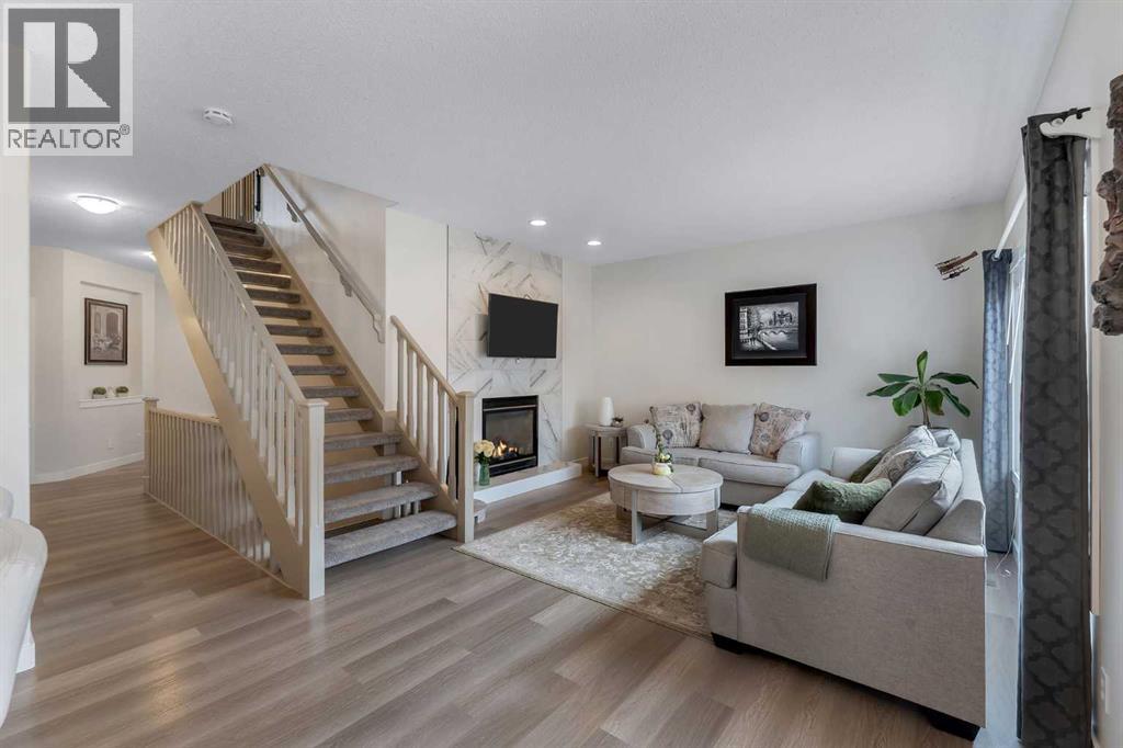 Single Family House for Sale in  Everhollow Rise SW Evergreen Calgary 