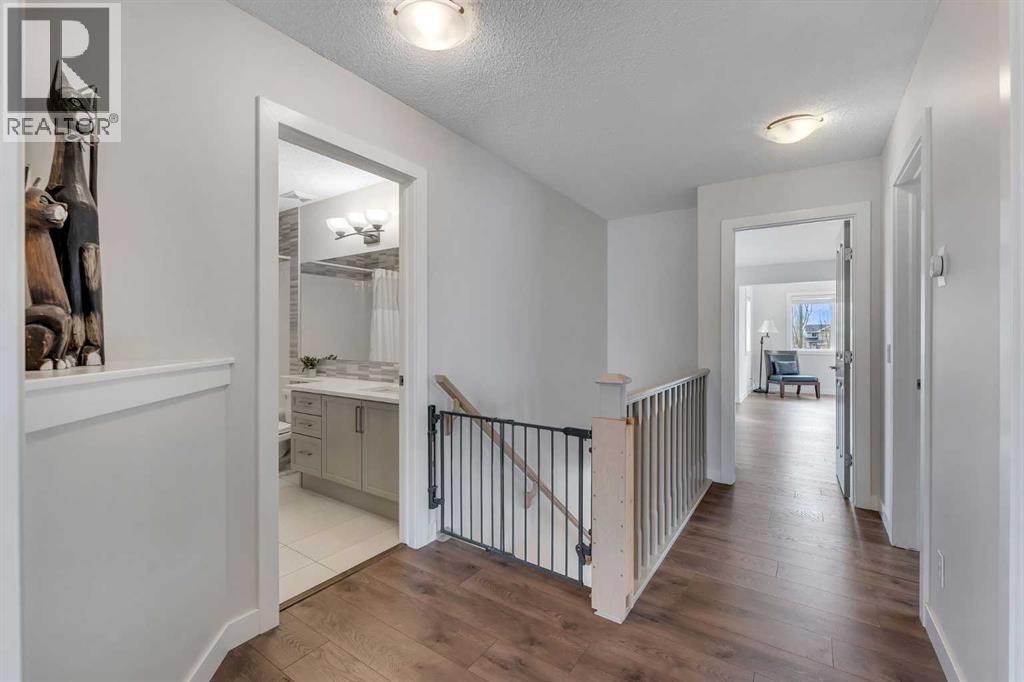 Single Family House for Sale in  Everhollow Rise SW Evergreen Calgary 