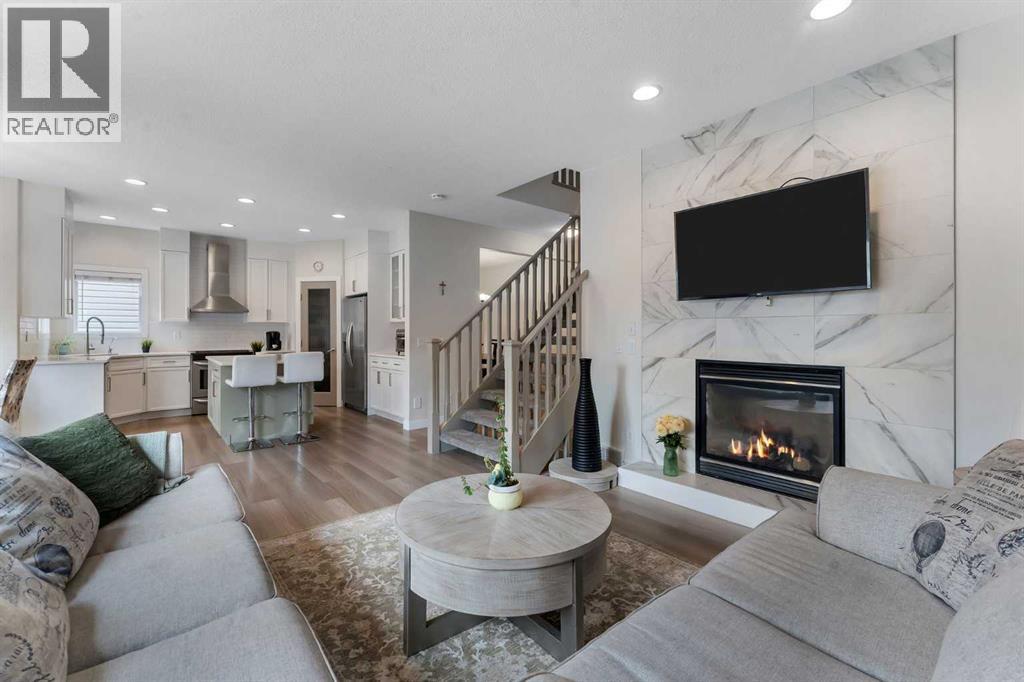 Single Family House for Sale in  Everhollow Rise SW Evergreen Calgary 