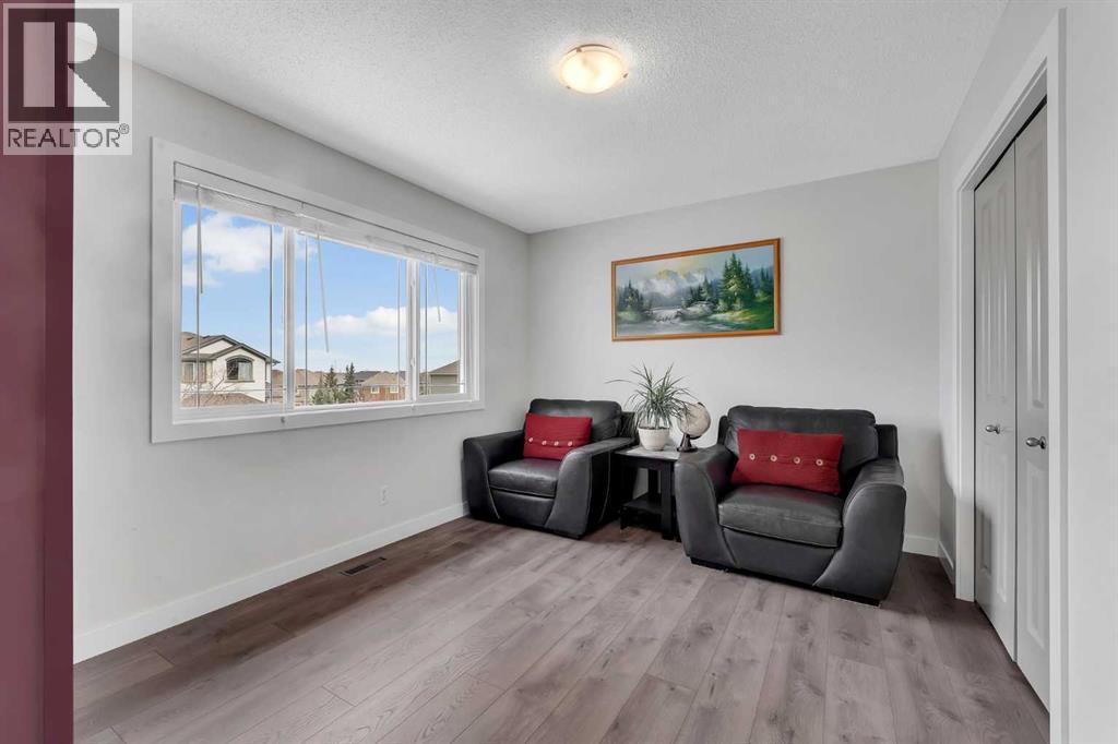 Single Family House for Sale in  Everhollow Rise SW Evergreen Calgary 