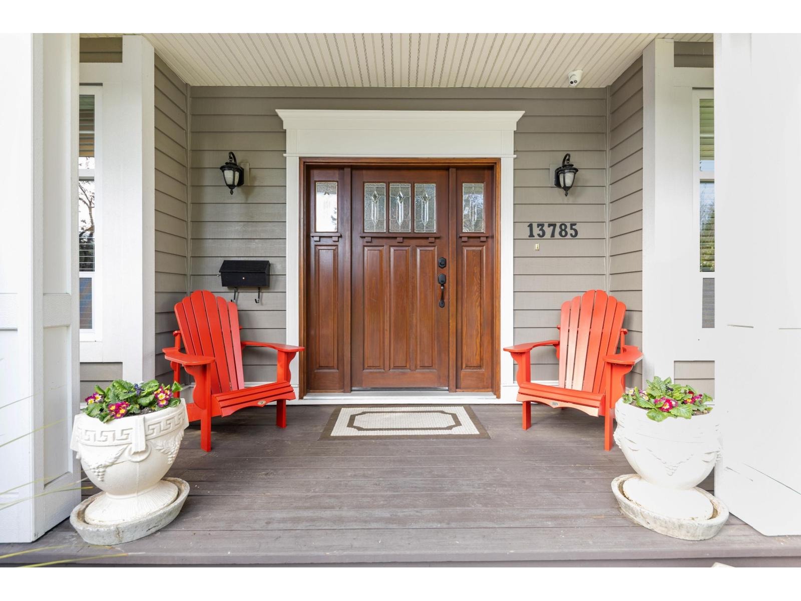 13785 MARINE DRIVE, White Rock