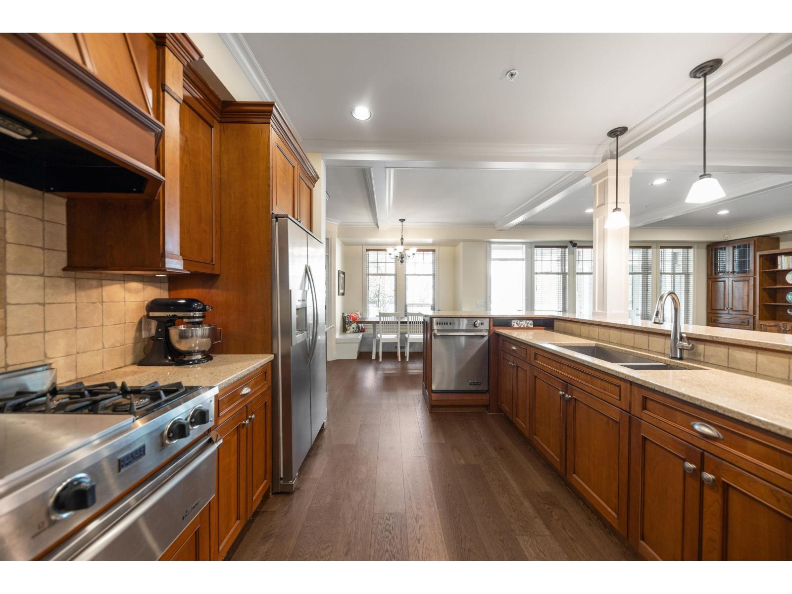 13785 MARINE DRIVE, White Rock