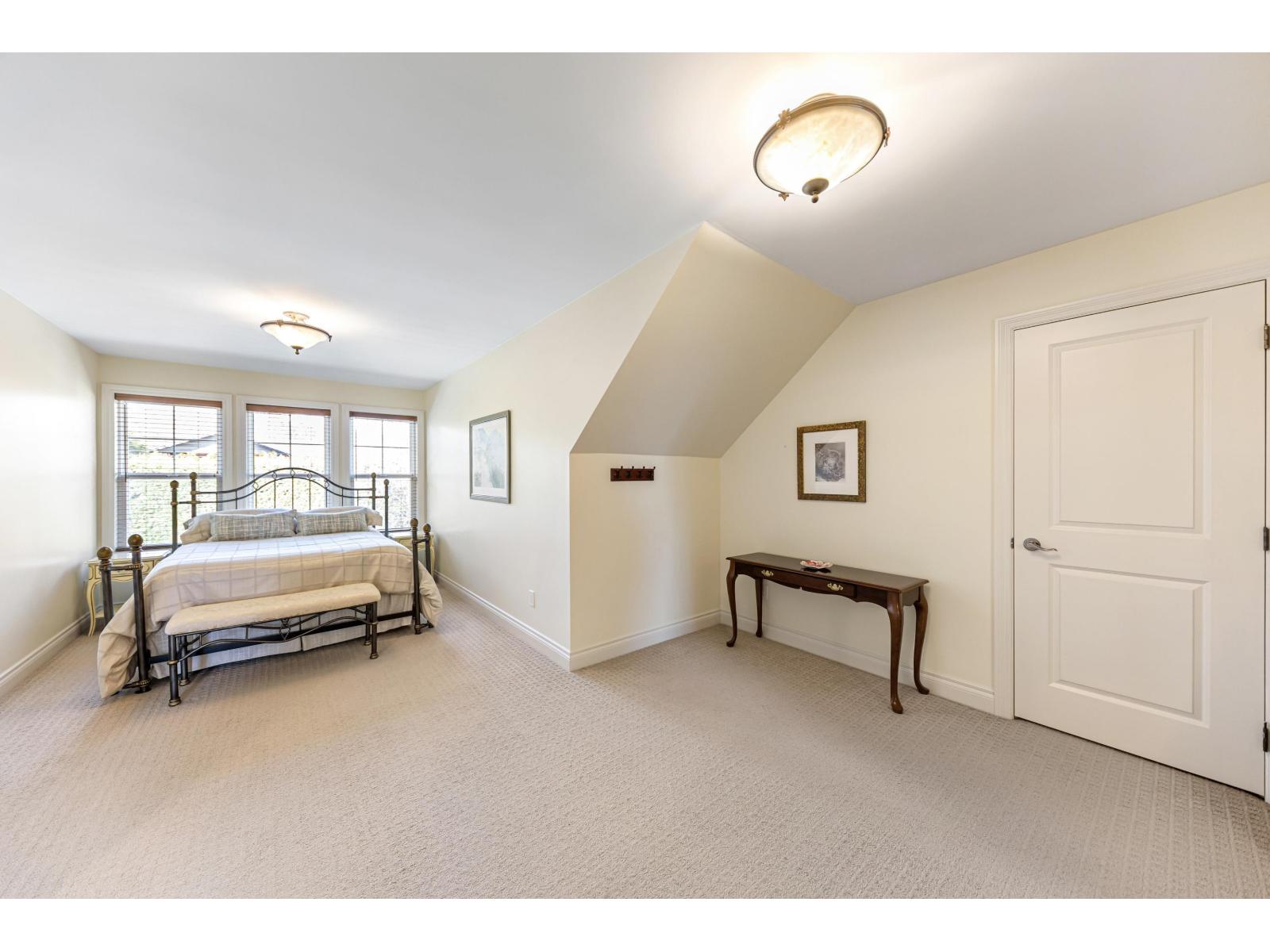 13785 MARINE DRIVE, White Rock