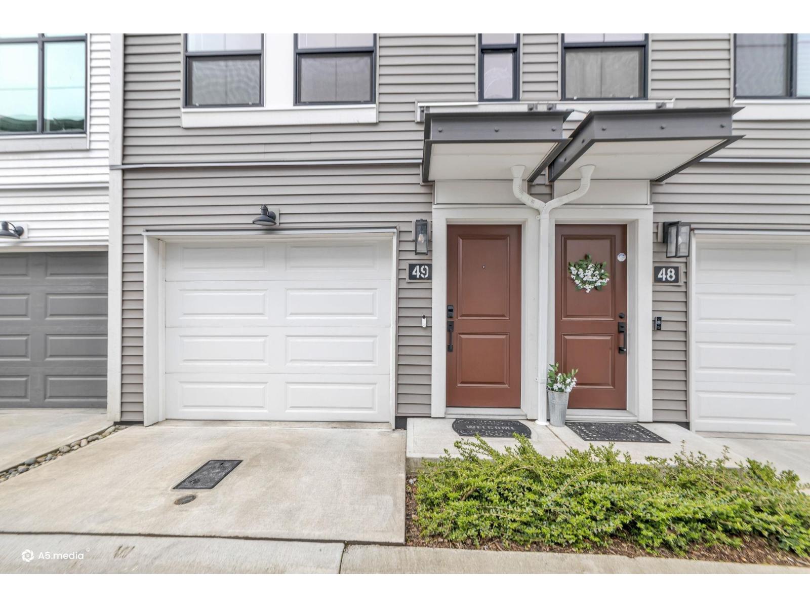 49 2774 MOTROSE Avenue - main photo