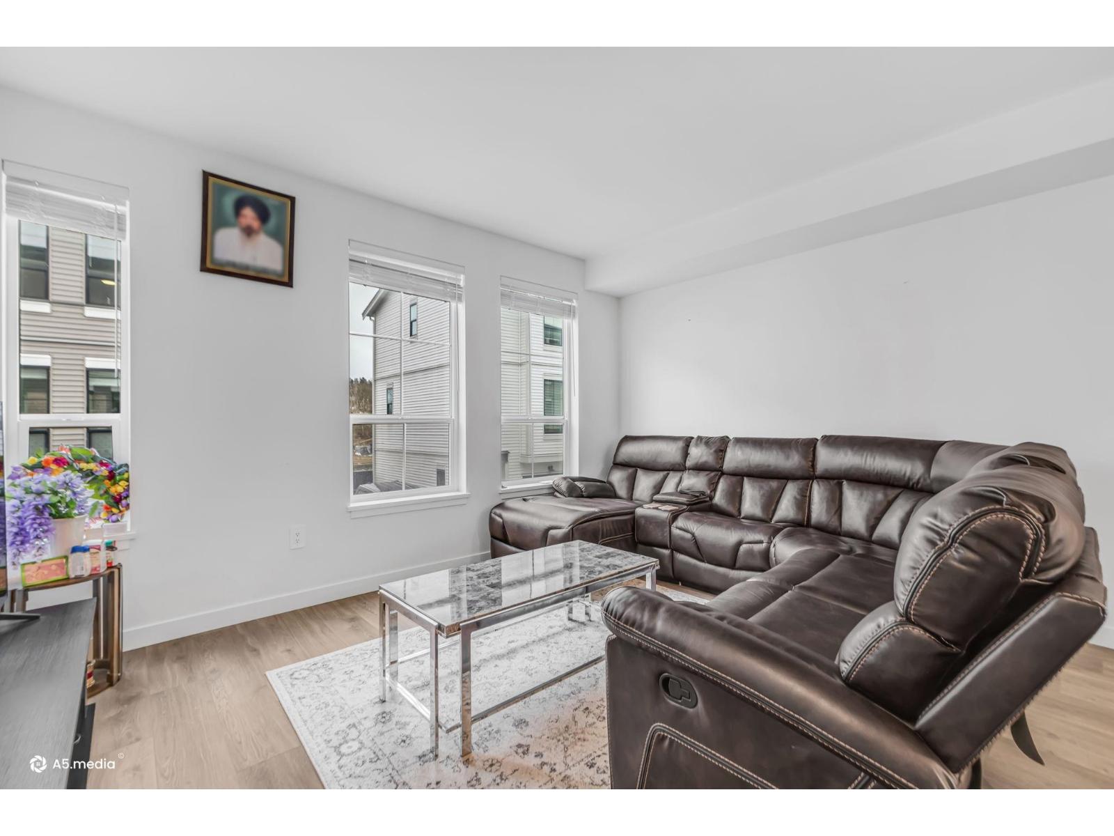 49 2774 MOTROSE Avenue - photo 2