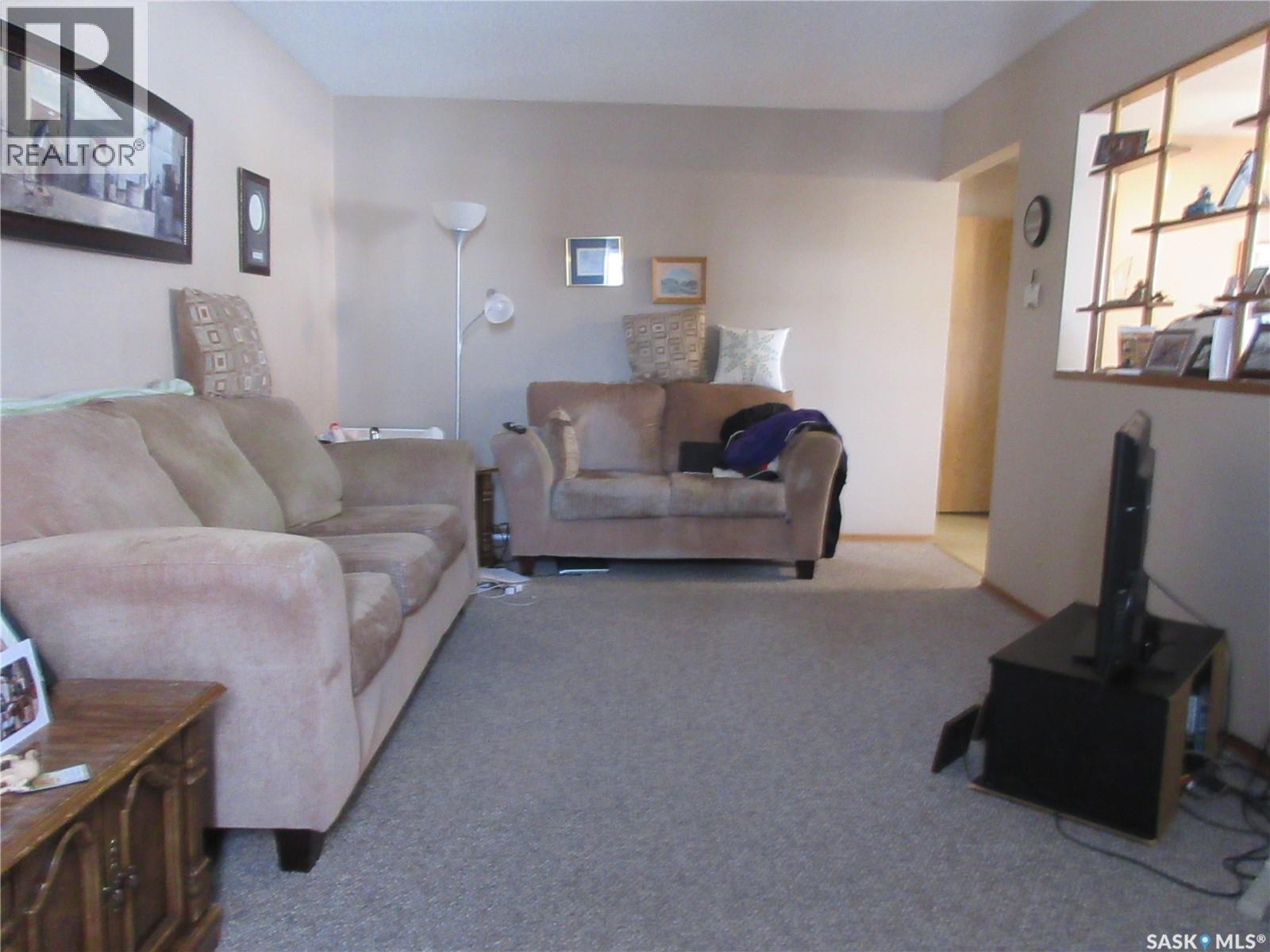 #182 ROTHWELL CRESCENT - 16