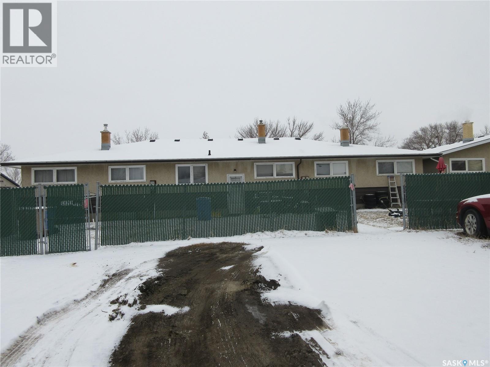 #182 ROTHWELL CRESCENT - 4