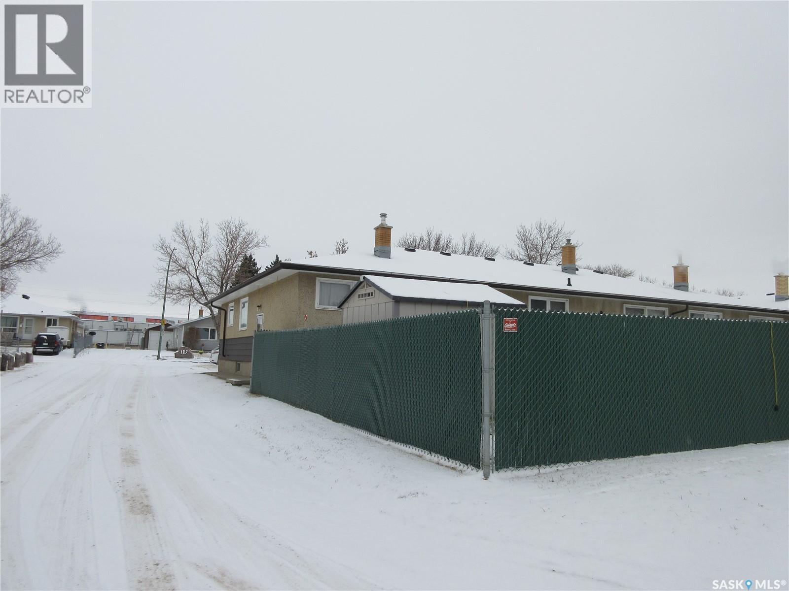 #182 ROTHWELL CRESCENT - 6