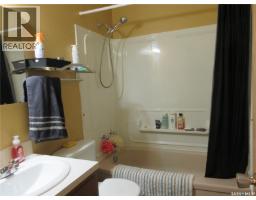 4pc Bathroom - 182 Rothwell Crescent, Regina, SK S4N1R8 Photo 13